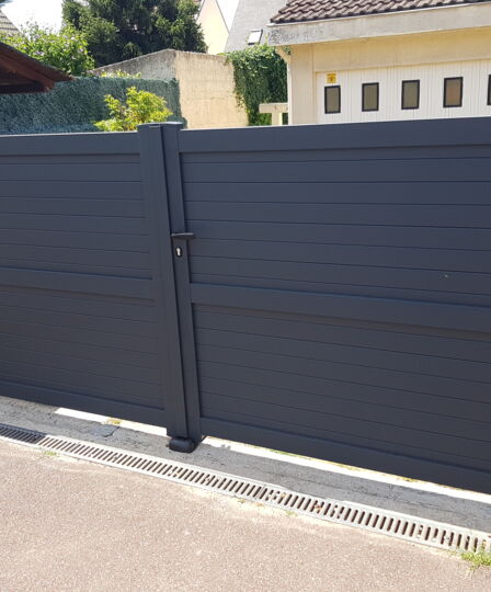 FERMETURES DE LA BRIE 93 - Art & Fenêtres vous guide dans le choix de votre portail en Seine–Saint-Denis